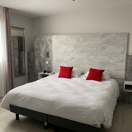 Hotel L'Isula Marina Л'Іль-Русс Екстер'єр фото