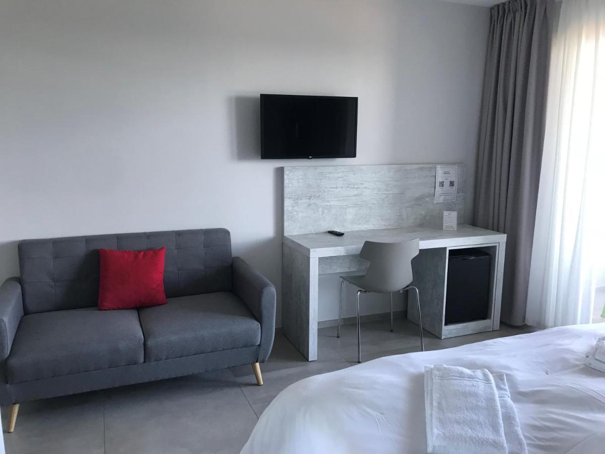 Hotel L'Isula Marina Л'Іль-Русс Екстер'єр фото